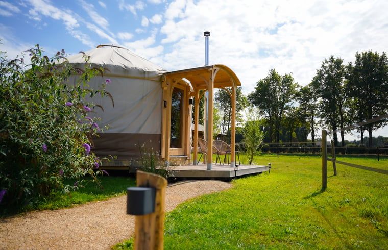 Enjoy nature at Holiday home in Ledeacker, surrounded by green fields in North Brabant.