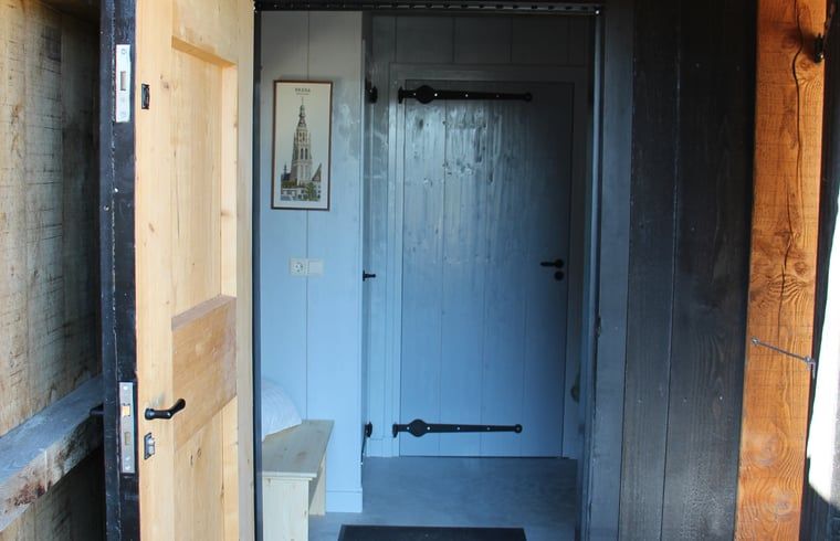 Entree van vakantiehuisje in Breda met landelijke charme, West Brabant, Noord Brabant.
