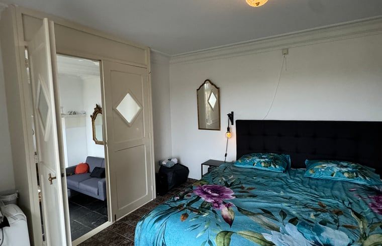 Comfortabele slaapkamer in Vakantiehuisje in Ossendrecht, West Brabant.