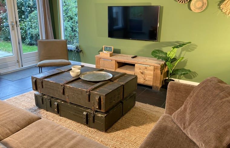 Cozy sitting area in Cottage in Oosterhout, vacation home in Oosterhout, West Brabant, North Brabant.