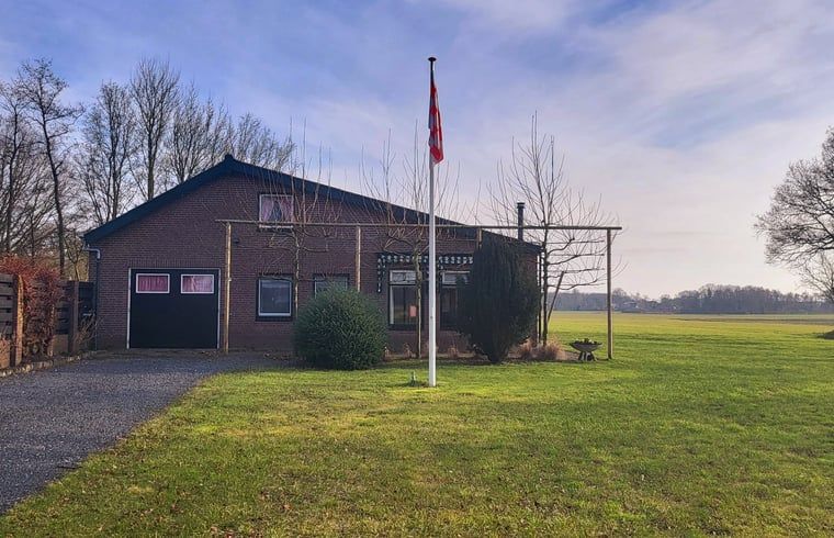 Blick auf die gruene Umgebung von Huisje in Sprundel, einem Ferienhaus in Westbrabant.