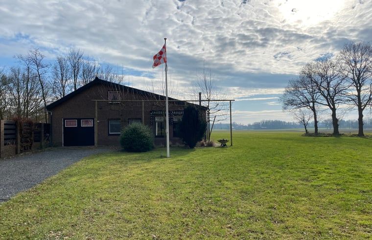 Einfahrt zum Cottage in Sprundel, einem Ferienhaus im ruhigen Westbrabant.