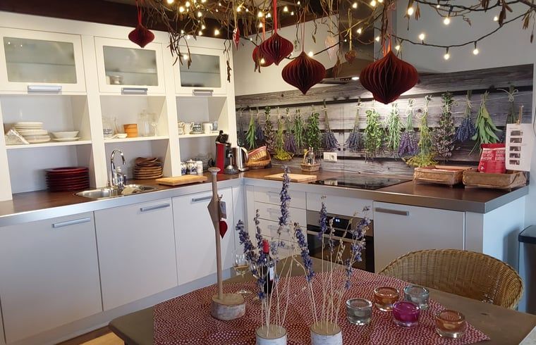 Sonnenaufgang ueber den Feldern von Huisje in Sprundel, einem Ferienhaus in Nordbrabant.