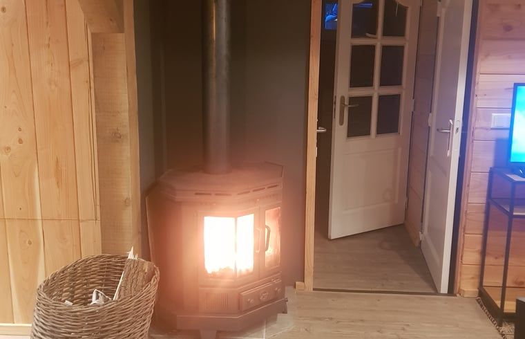 Cozy wood stove in Cottage in Schijf, vacation home in cozy West Brabant.