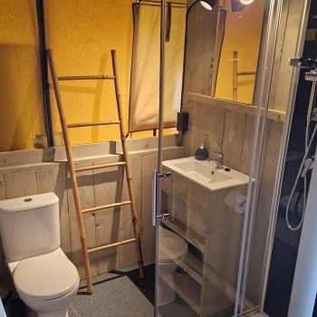 Guest house 4501195 - Tent house Noordzeekust - Luxe ingerichte safaritent