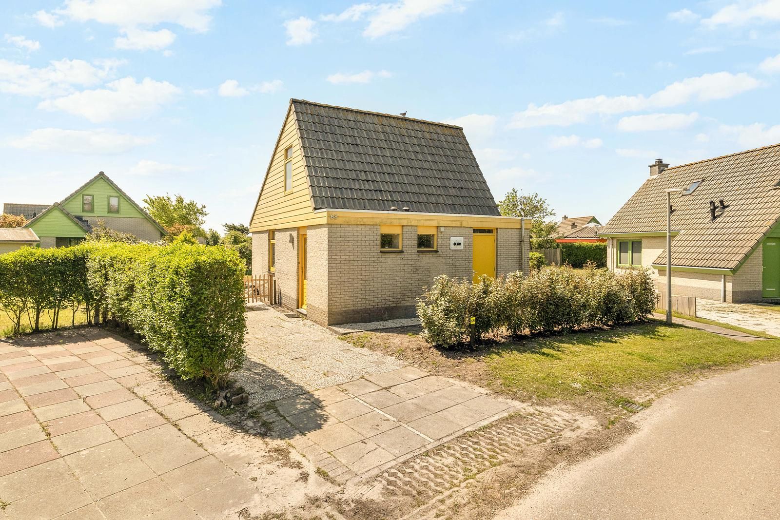 Guest house 4502114 - Holiday property Noordzeekust - Strandslag Bungalow 68