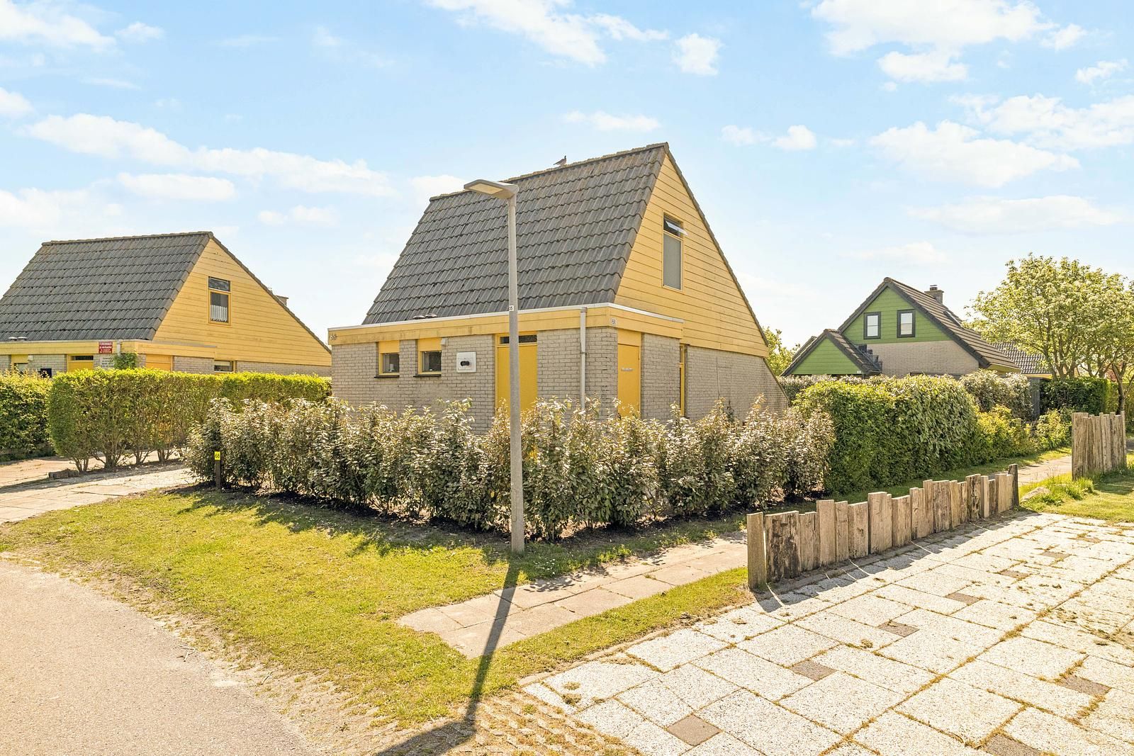 Guest house 4502114 - Holiday property Noordzeekust - Strandslag Bungalow 68