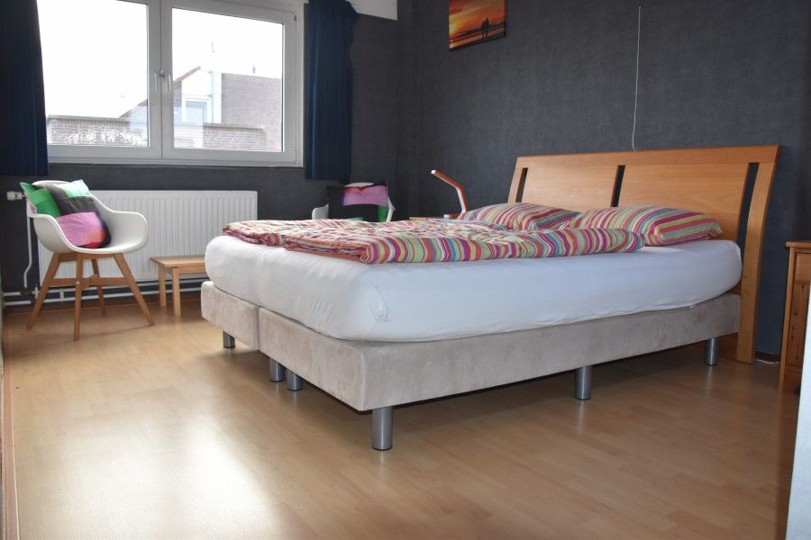 Hauptschlafzimmer im Familienhaus Buis, Ferienunterkunft in Egmond aan Zee an der Nordseekste.