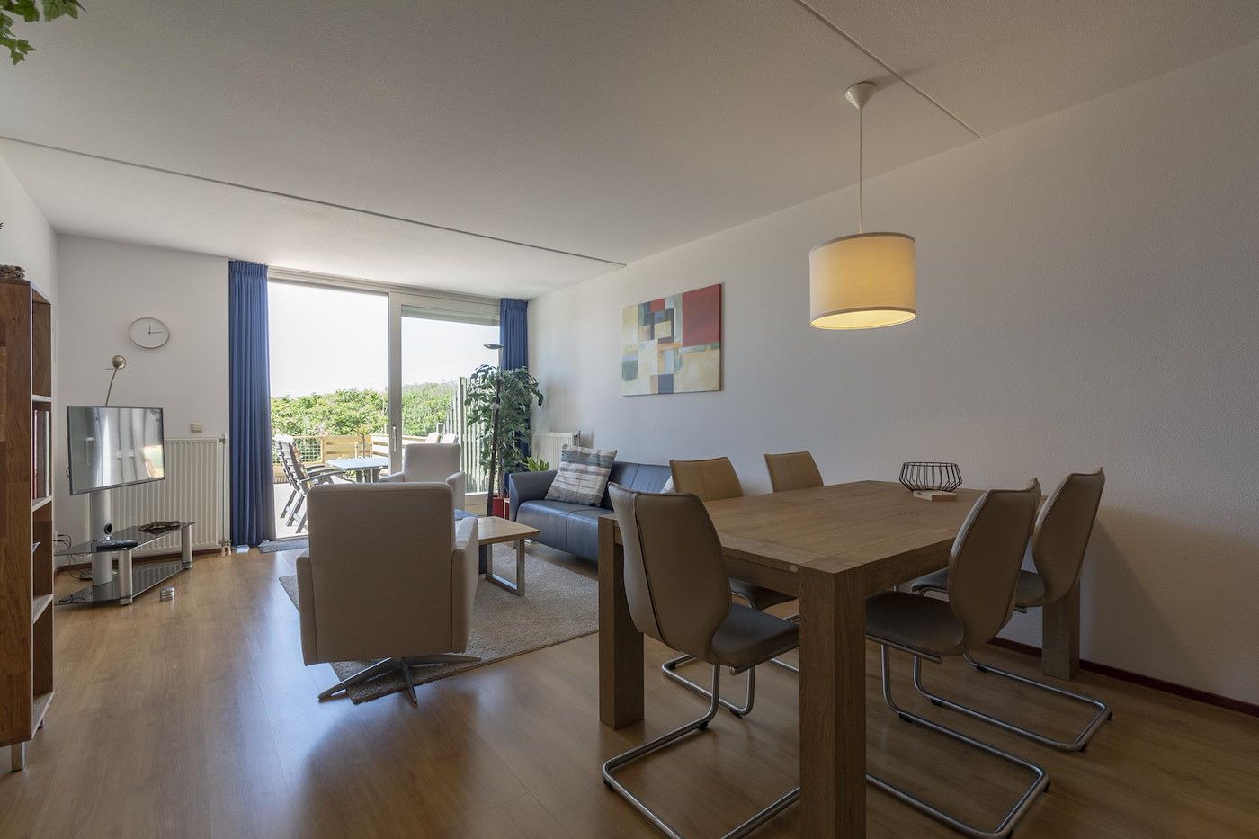 Modern kitchen in Duinerei C002 Groote Keeten vacation home in Callantsoog, North Sea coast, North Holland.