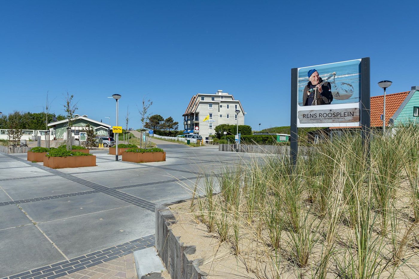 Green surroundings of Duinerei C002 Groote Keeten vacation home in Callantsoog, North Sea coast, North Holland.