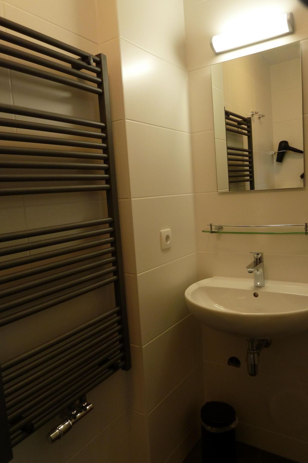 Guest house 4504150 - Holiday property Noordzeekust - Vakantiehuis Ferienbungalow Abbes mit Garten und Terrasse