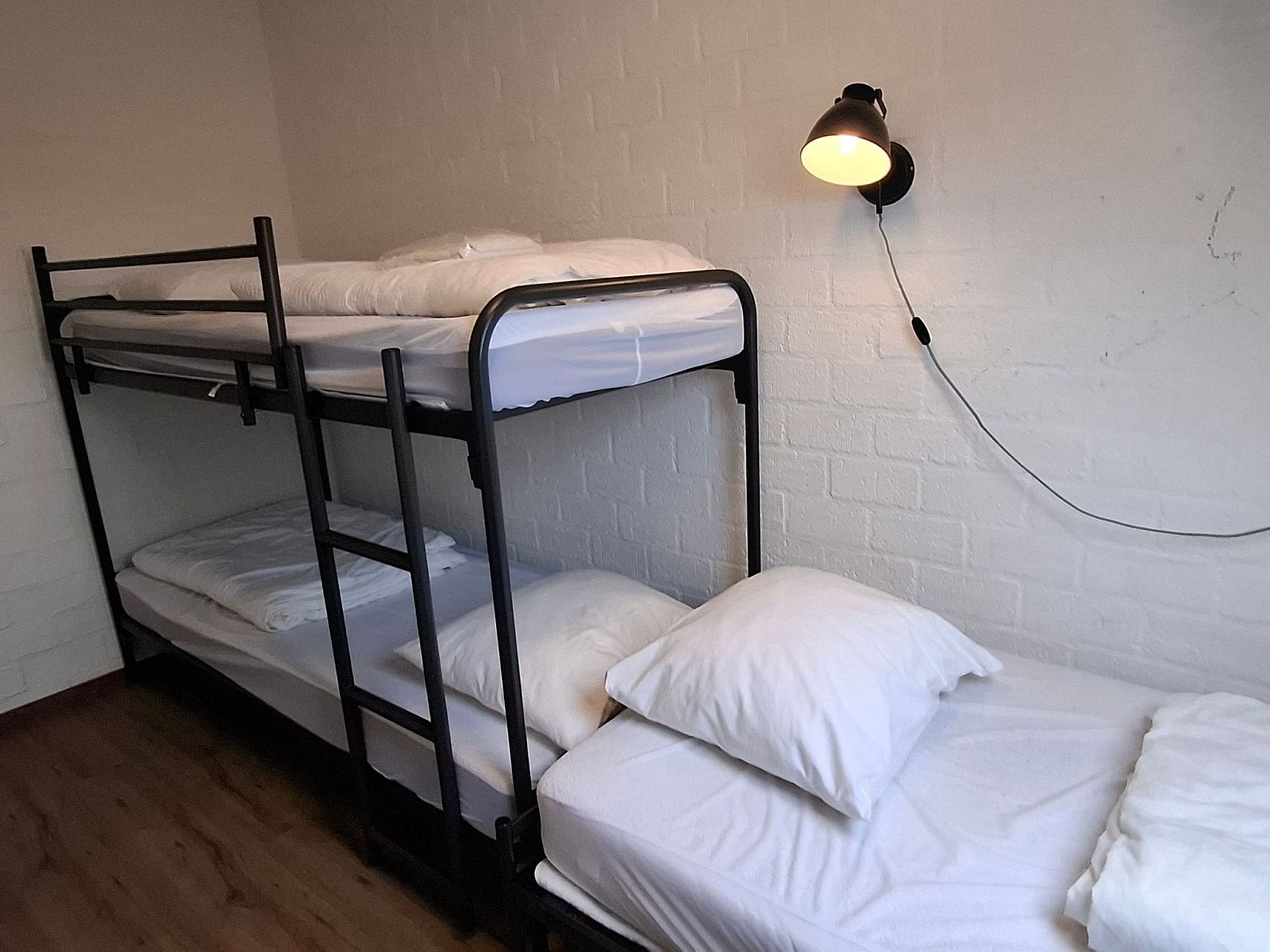 Guest house 4504150 - Holiday property Noordzeekust - Vakantiehuis Ferienbungalow Abbes mit Garten und Terrasse