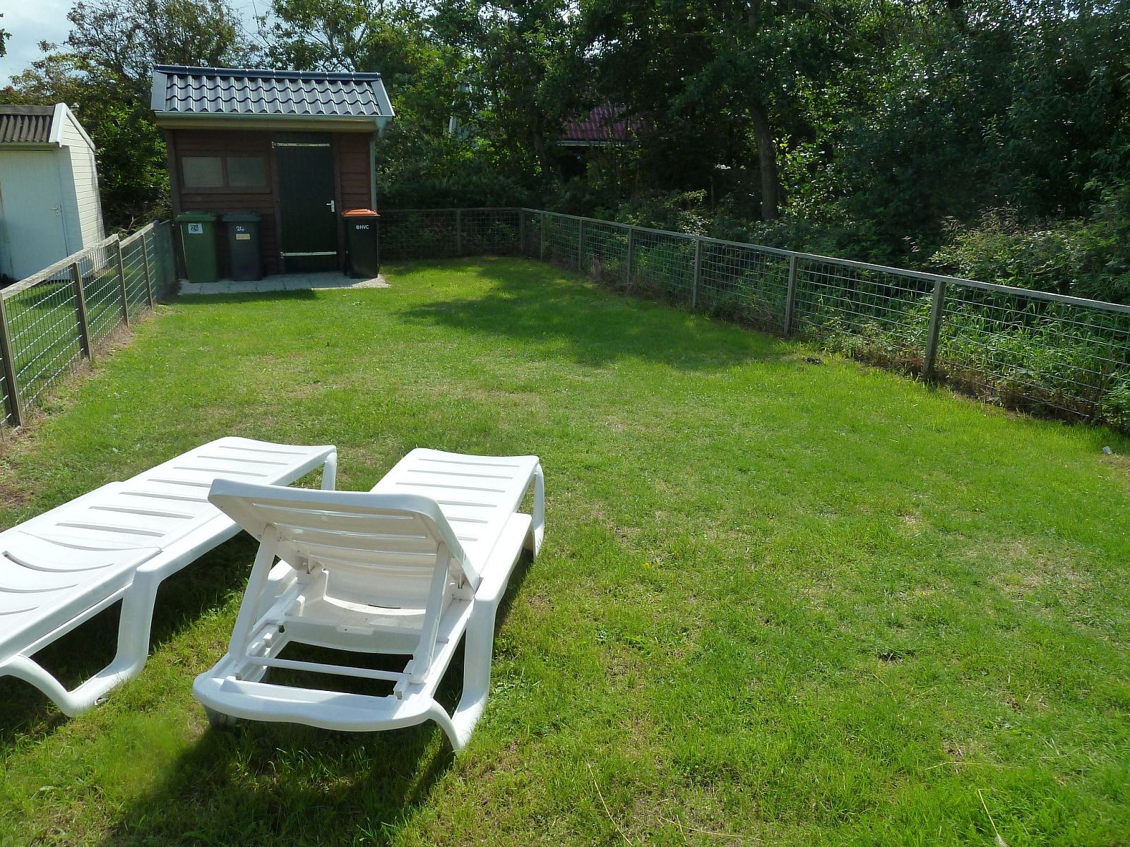 Guest house 4504150 - Holiday property Noordzeekust - Vakantiehuis Ferienbungalow Abbes mit Garten und Terrasse