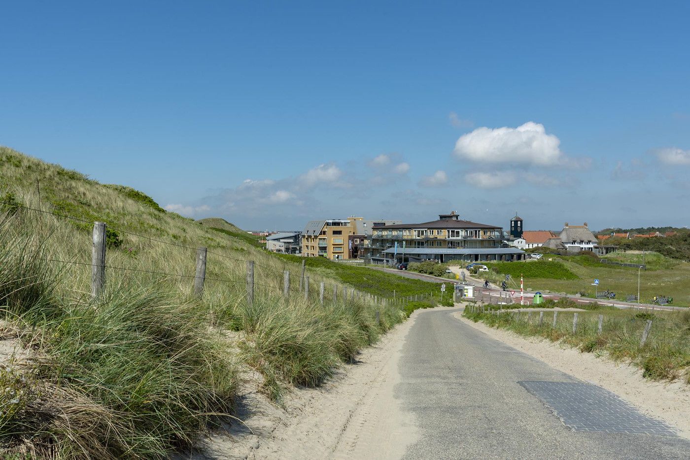 Wanderweg in den Duenen bei Wijde Blick 211 Ferienhaus Callantsoog, Nordseekueste, Nordholland.