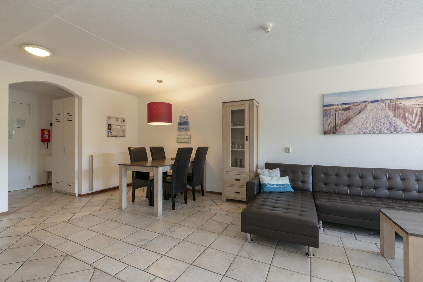 Geraeumiges Wohnzimmer des Ferienhauses Wijde Blick 211 Callantsoog, Nordseekueste, Nordholland.