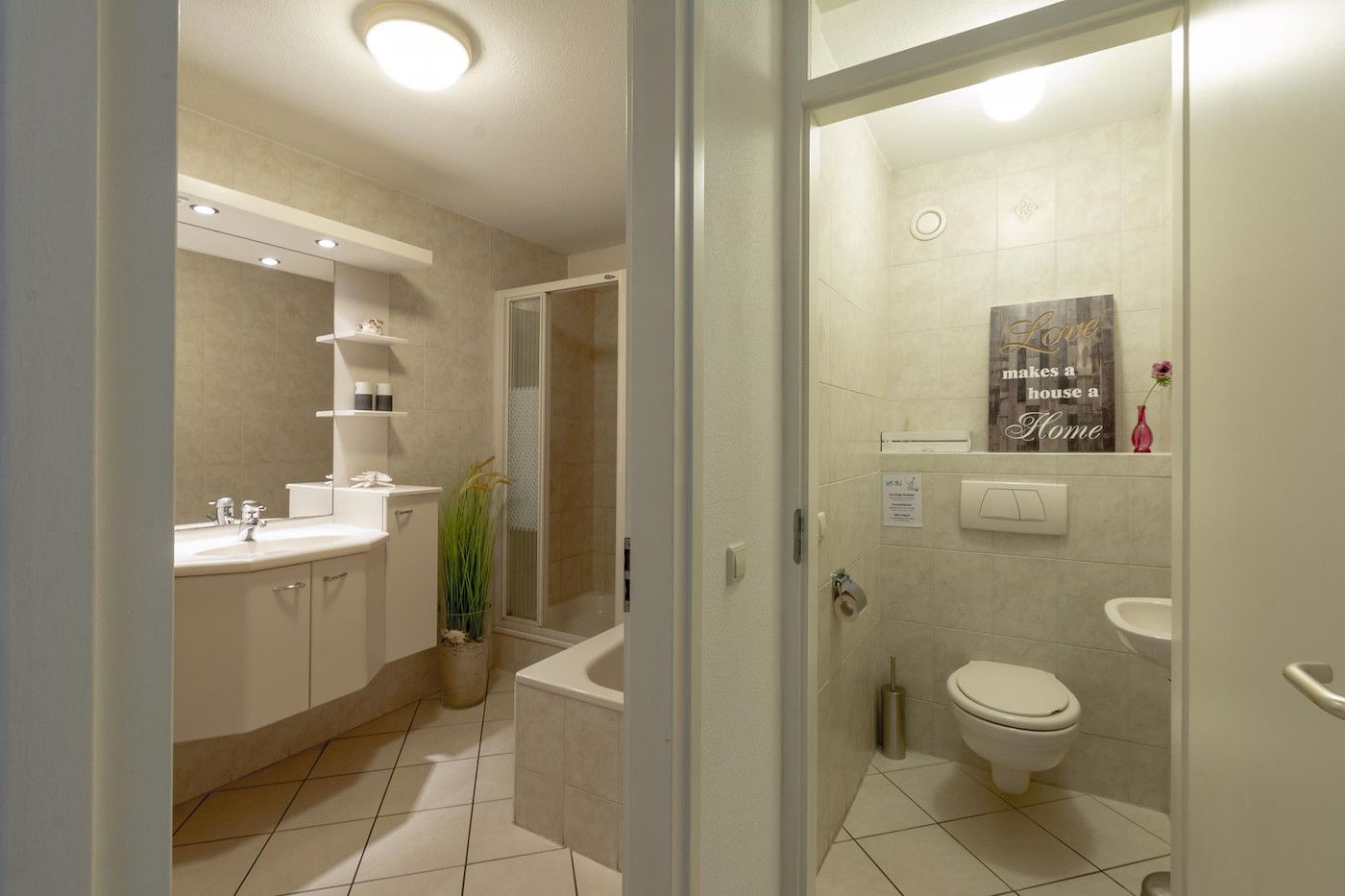 Grosser Balkon mit Aussicht im Ferienhaus Wijde Blick 211 Callantsoog, Nordseekueste, Nordholland.