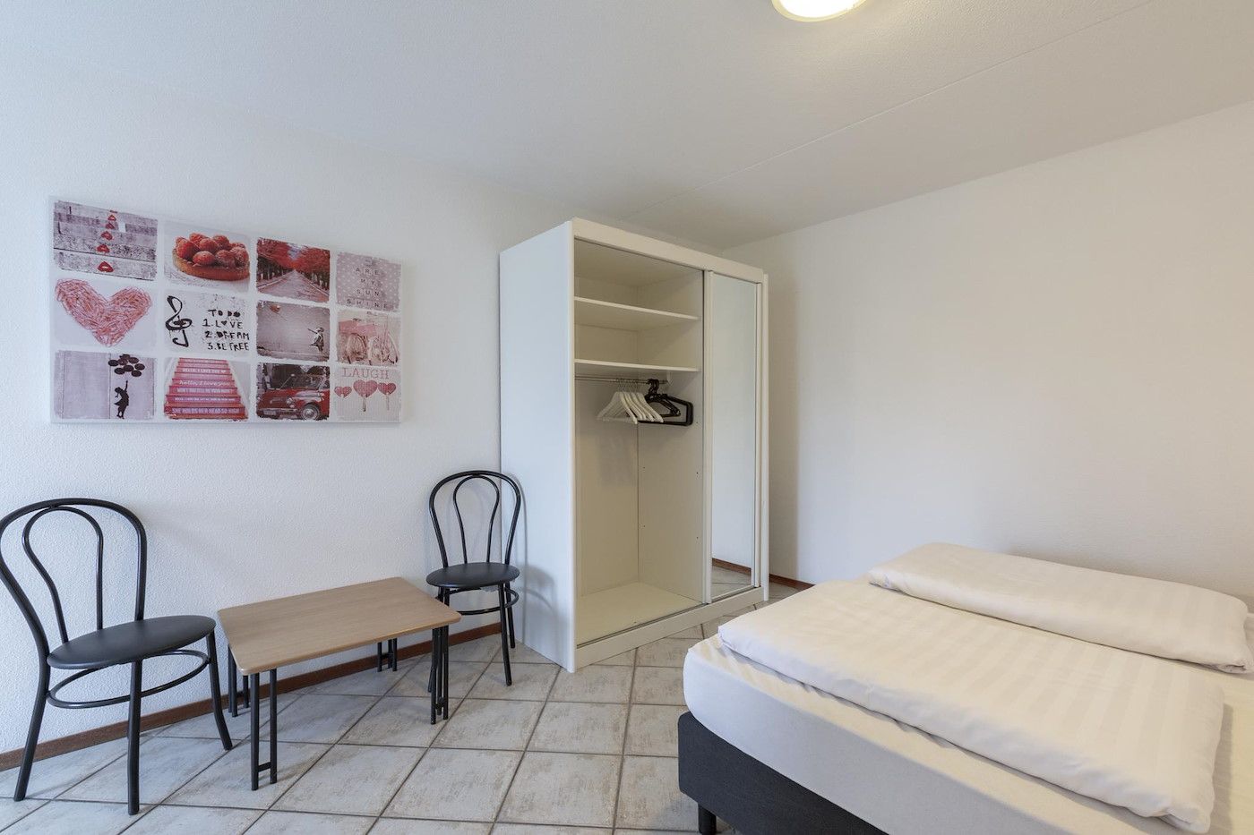 Moebliertes Schlafzimmer von Wijde Blick 310 Callantsoog, Ferienhaus an der Nordseekueste, Nordholland