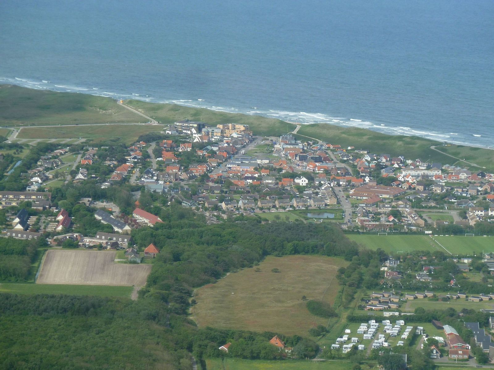 Unterkunft 4504176 - Ferienhaus Noordzeekust - Vakantiehuis "De Korre 4" mit privatem Garten und Terrasse