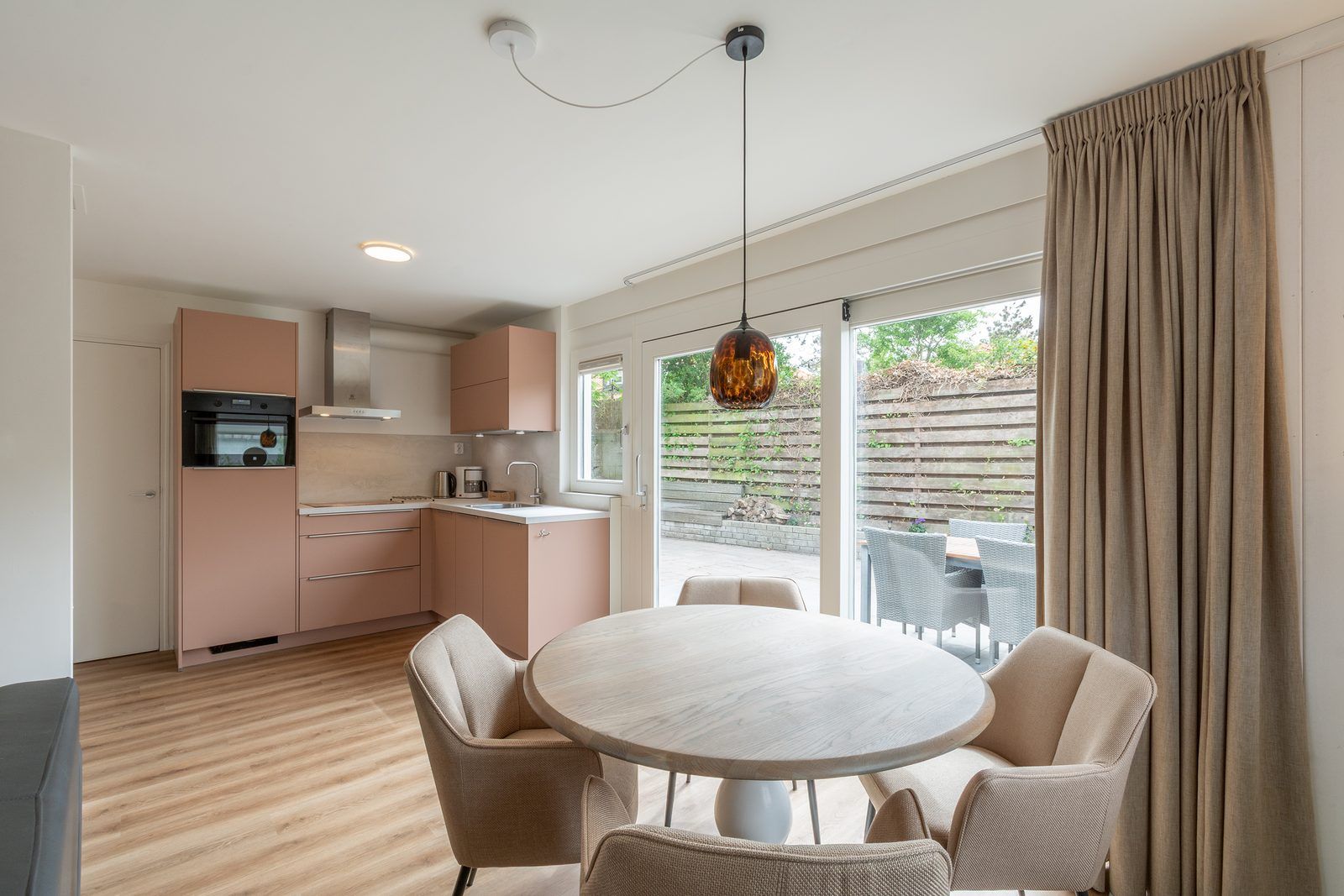 Guest house 4504299 - Holiday property Noordzeekust - Effe Sprage