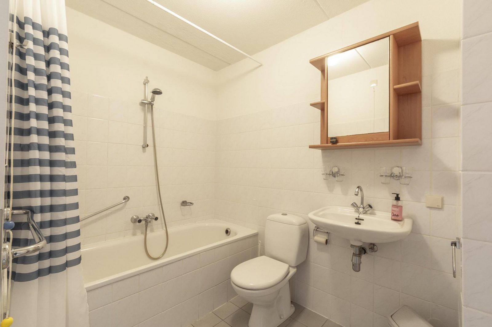 Guest house 4504320 - Holiday property Noordzeekust - Beach Appartement 05