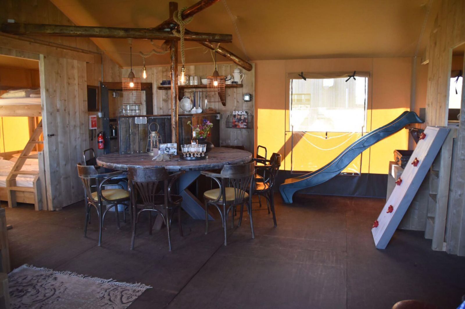 Unterkunft 4504400 - Zelthaus Noordzeekust - «Kidz Lodge»
