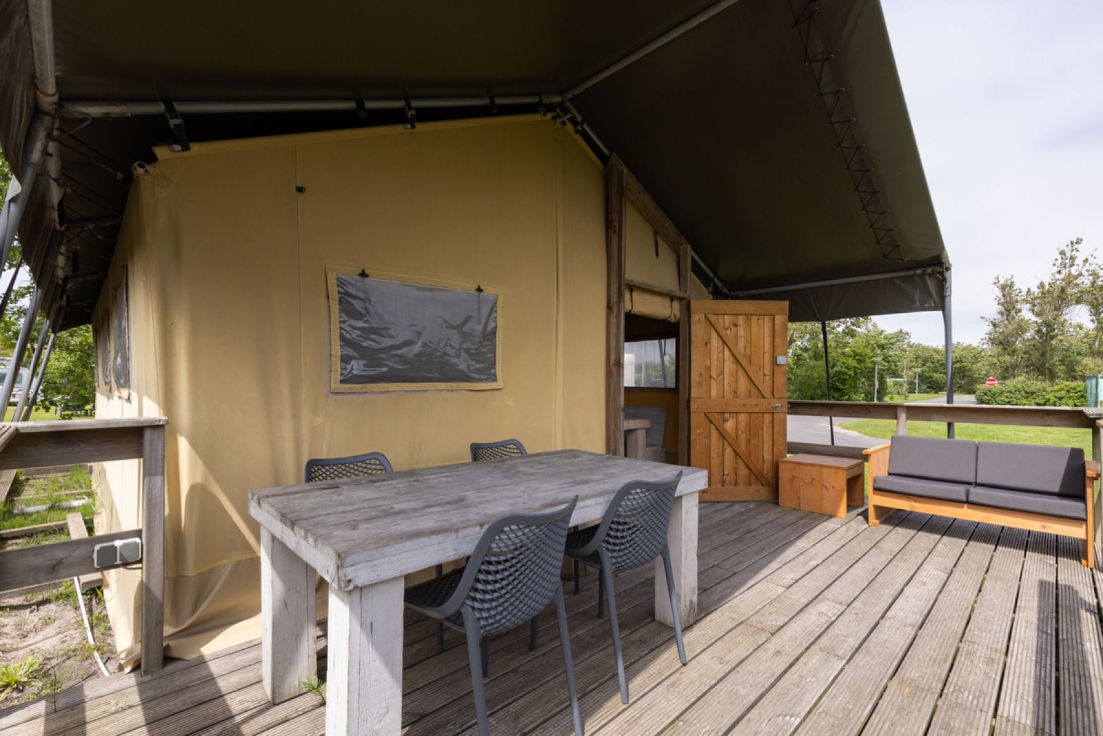 Guest house 4504559 - Tent house Noordzeekust - «Safaritent» 4