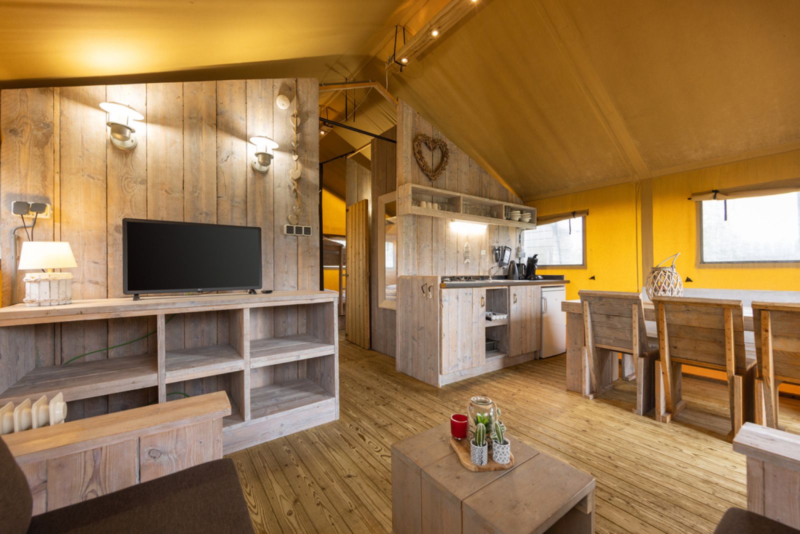 Guest house 4504559 - Tent house Noordzeekust - «Safaritent» 4