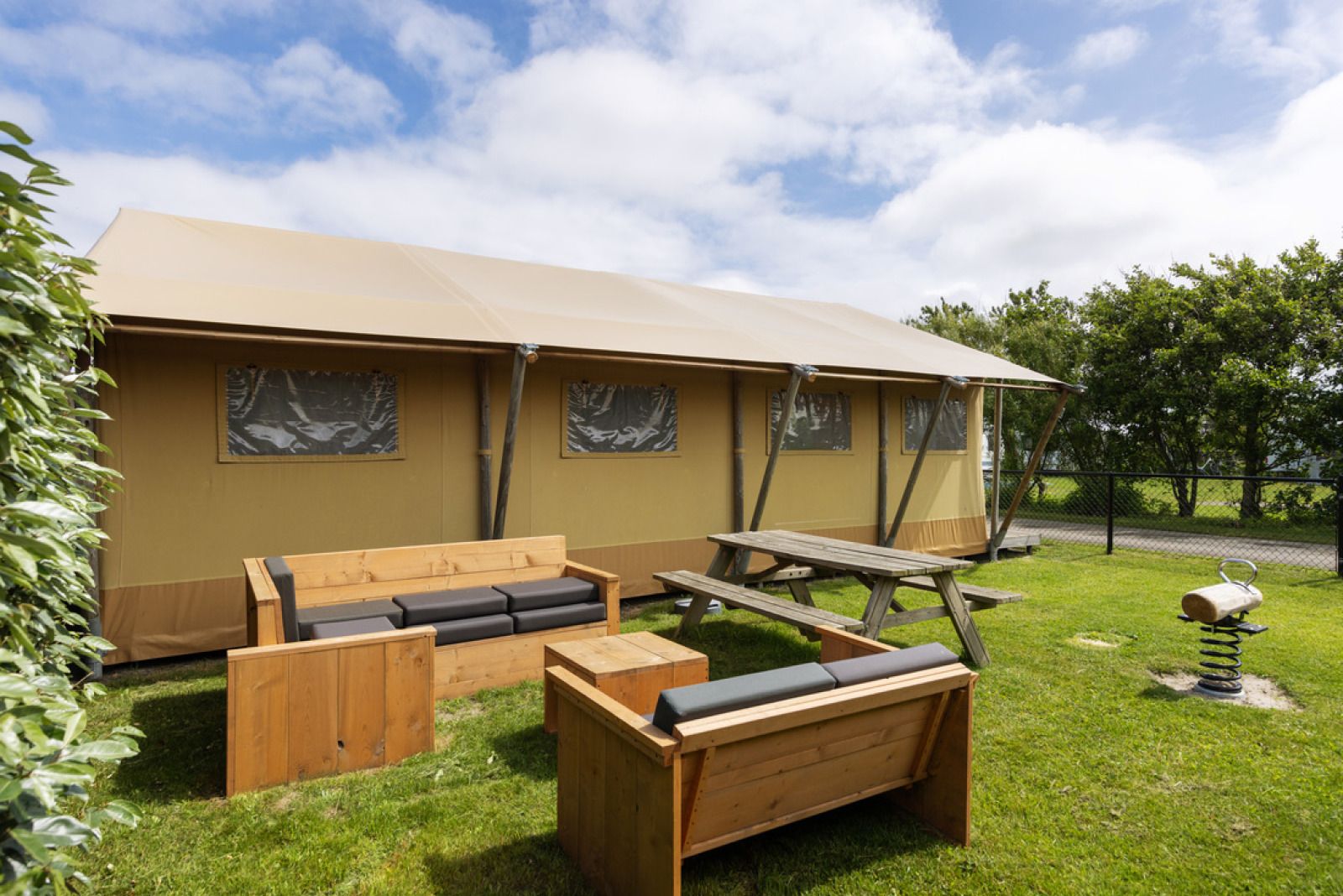 Guest house 4504560 - Tent house Noordzeekust - «Safaritent» 5K