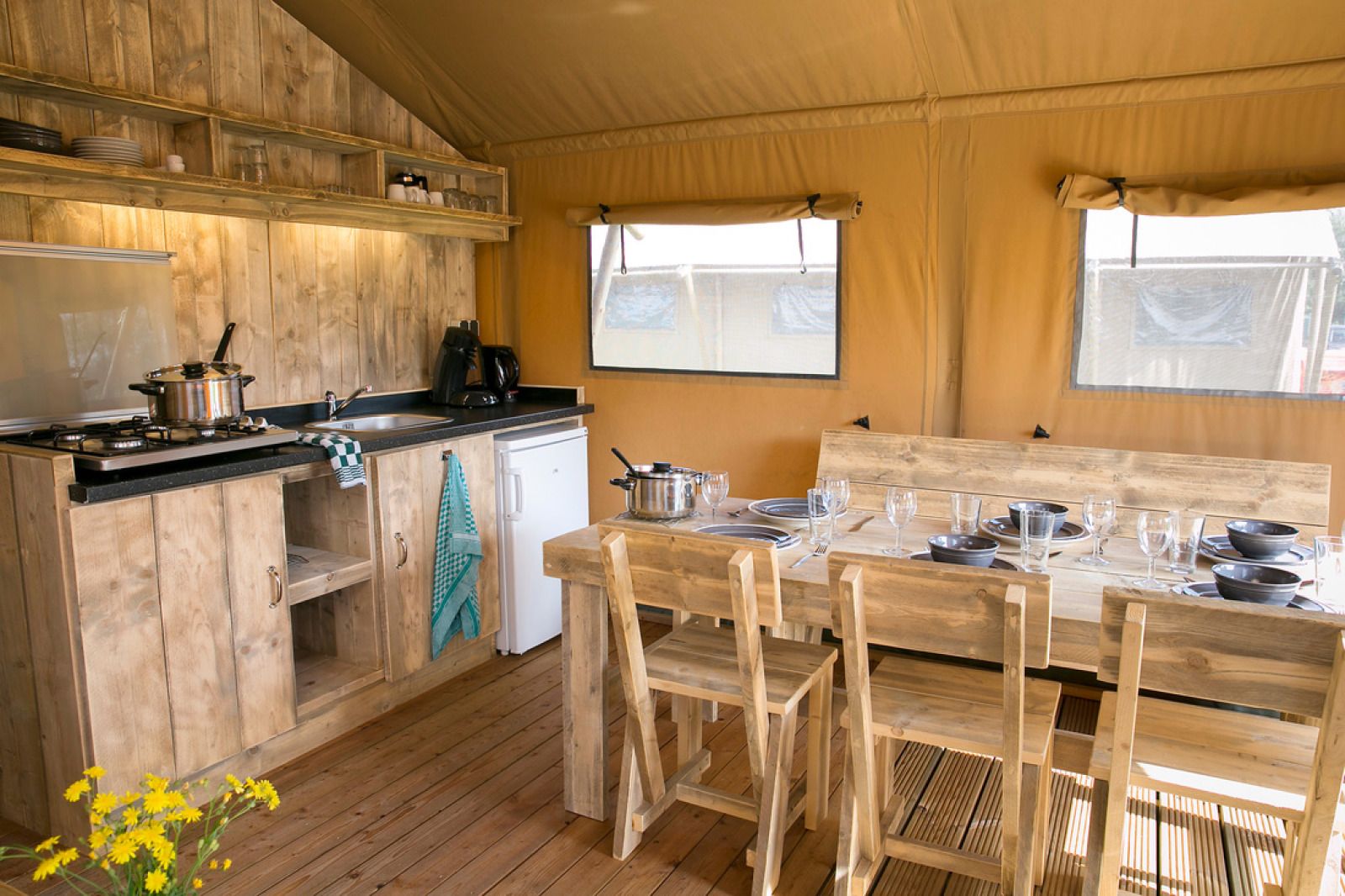Guest house 4504560 - Tent house Noordzeekust - «Safaritent» 5K