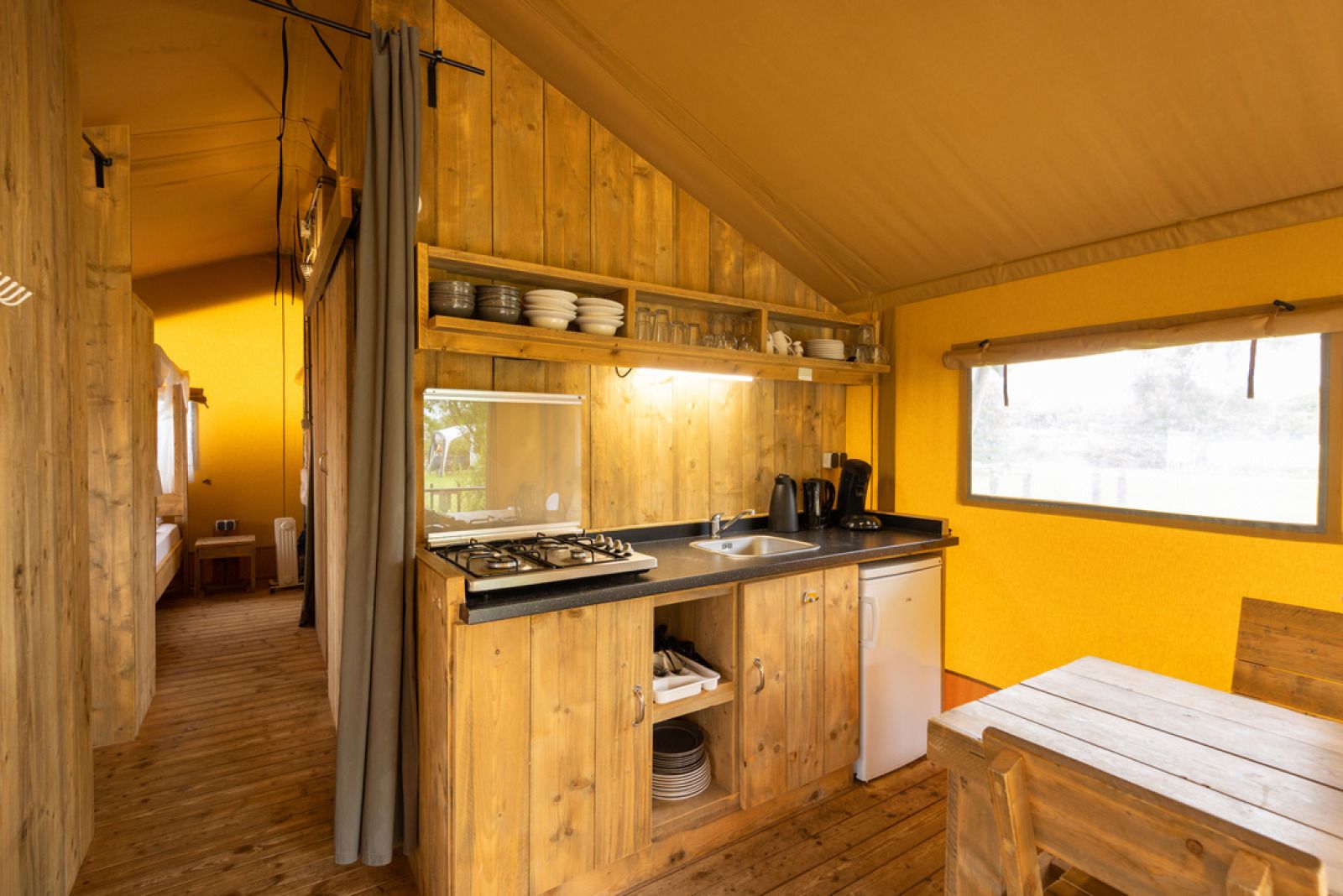 Guest house 4504560 - Tent house Noordzeekust - «Safaritent» 5K