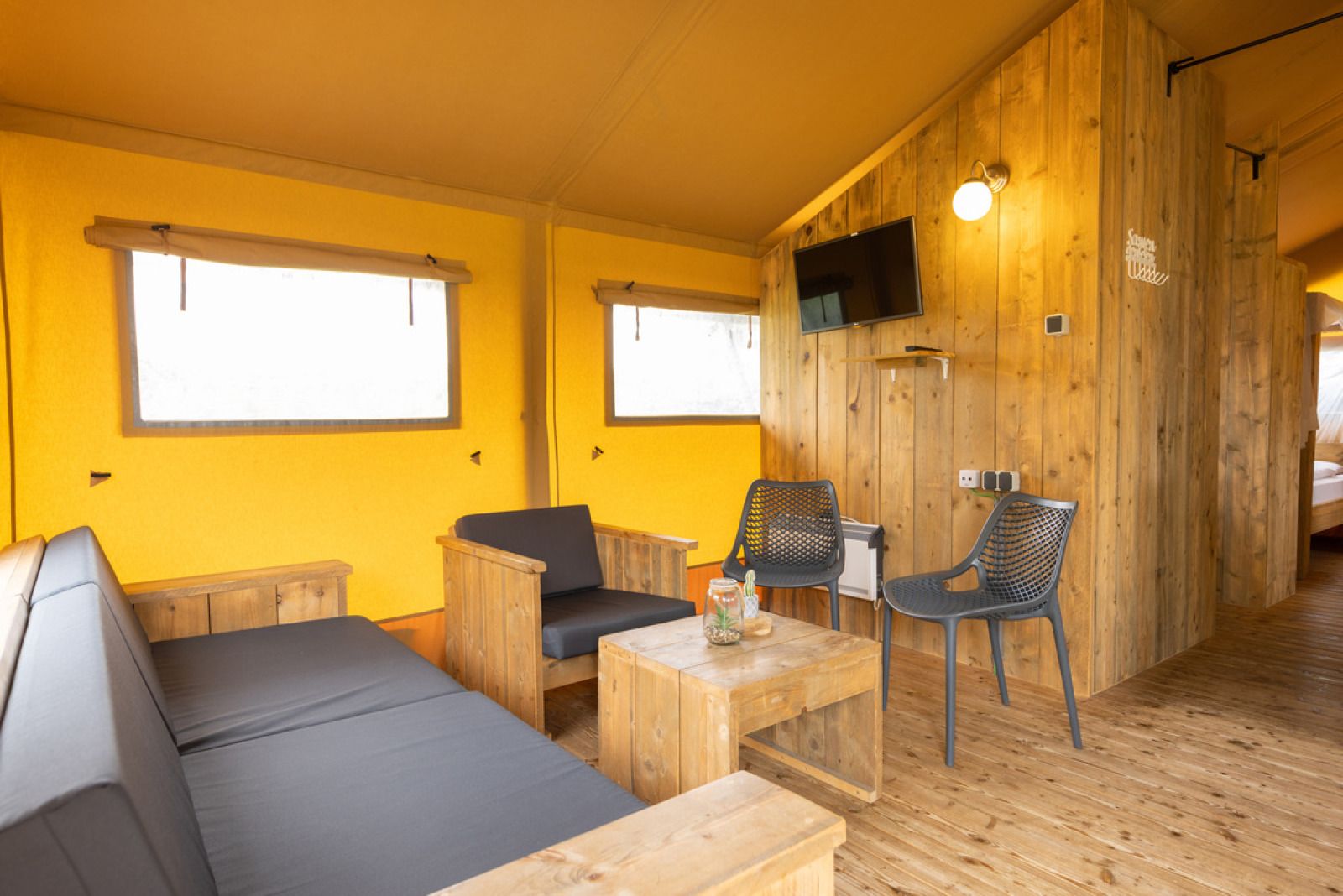 Guest house 4504560 - Tent house Noordzeekust - «Safaritent» 5K