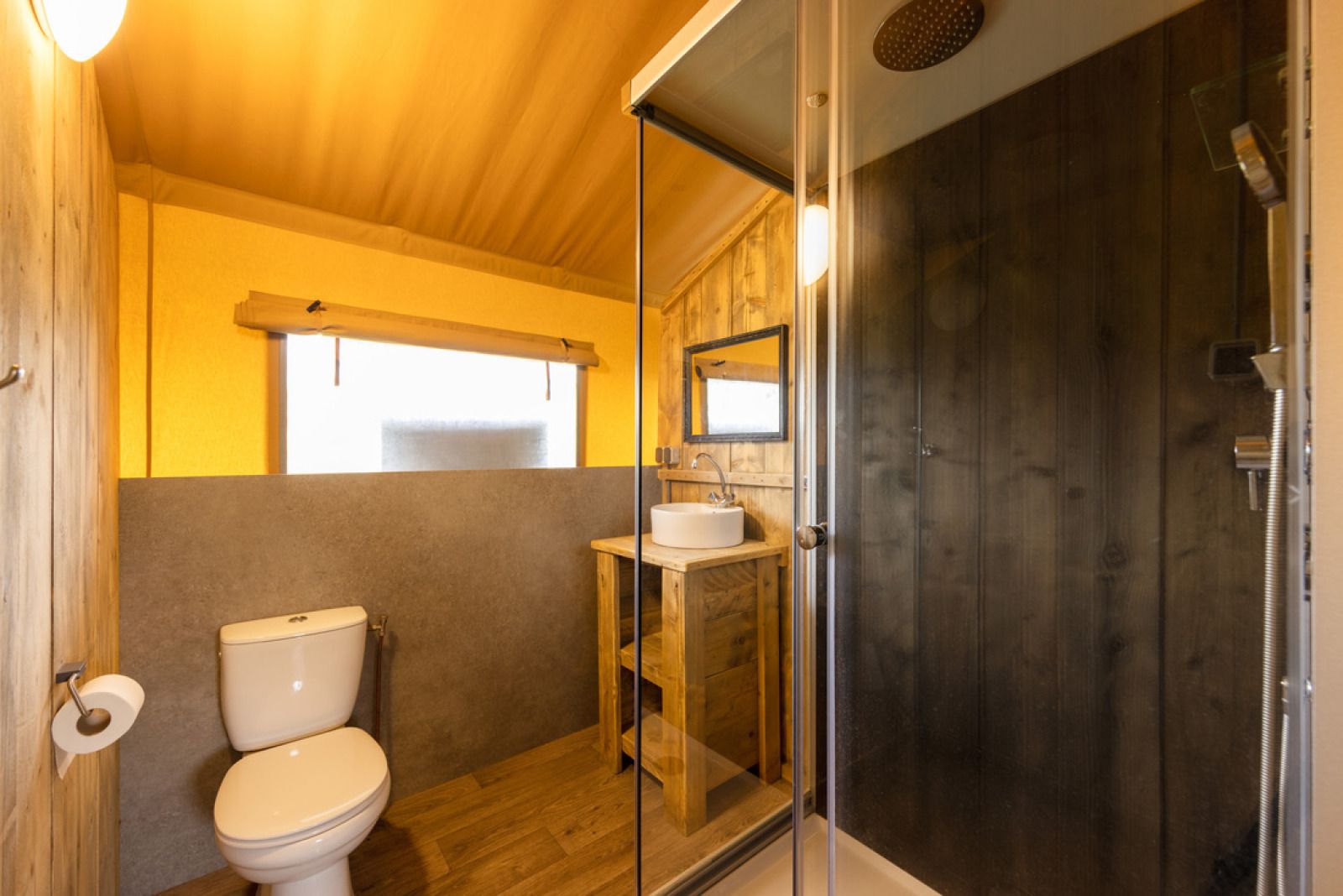Guest house 4504560 - Tent house Noordzeekust - «Safaritent» 5K