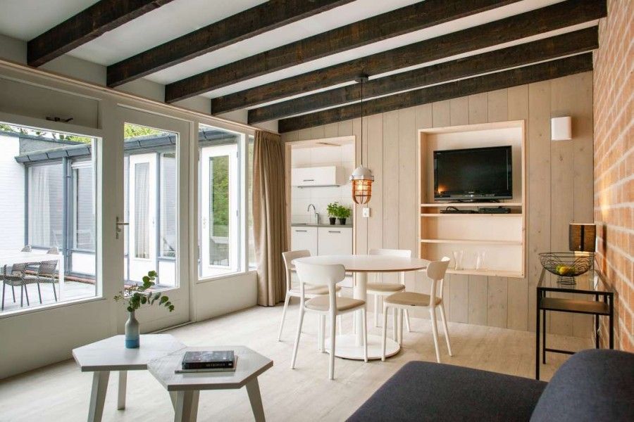 Gezellige woonkamer in bungalow AanNoordzee.nl, Sint Maartenszee, Noord-Holland.