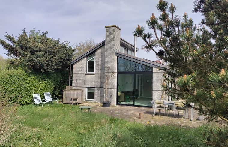 Ferienhaus in Egmond-Binnen, Ferienhaus an der Nordseekueste in Nordholland mit grossem Garten und Terrasse fuer einen entspannten Aufenthalt.