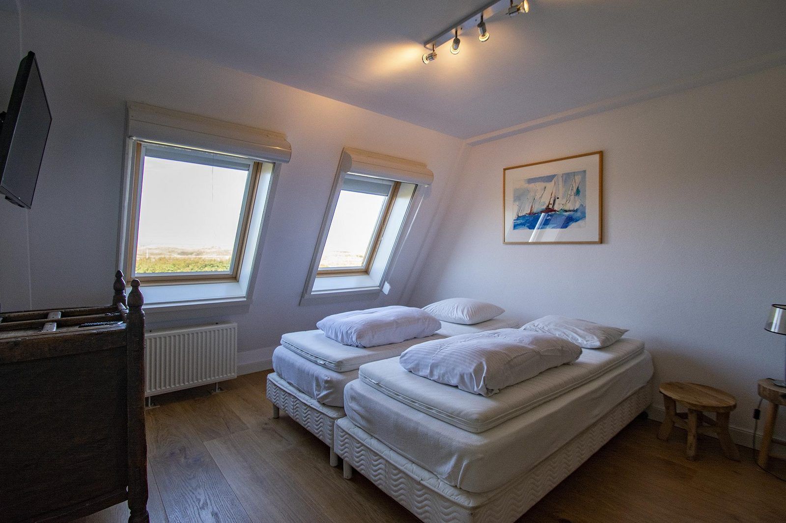 Guest house 452719 - Holiday property Noordzeekust - Duinerei C301/C302 | Sauna | 8 Pers