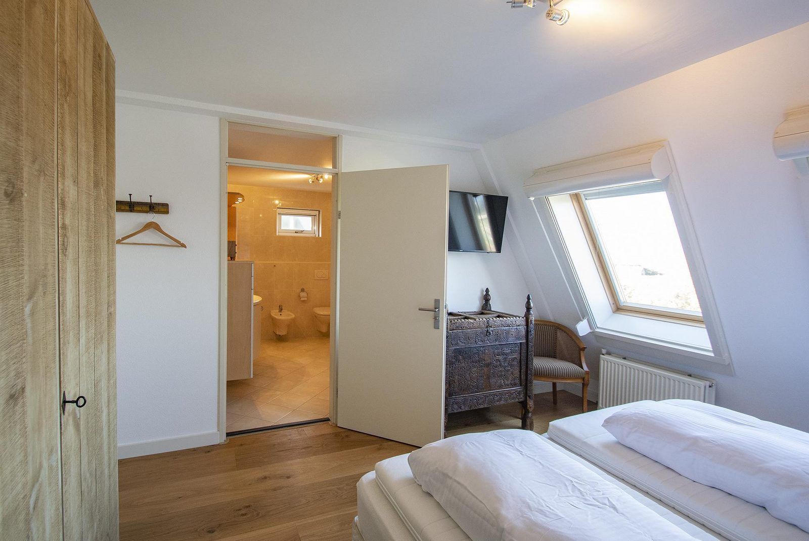 Guest house 452719 - Holiday property Noordzeekust - Duinerei C301/C302 | Sauna | 8 Pers