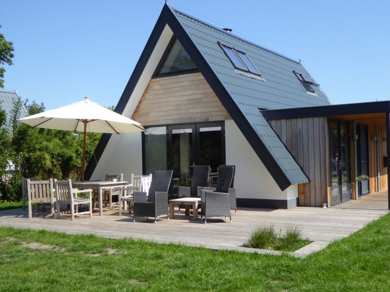 Sandepark 29 vakantiehuis met modern terras in Groote Keeten, Noordzeekust, Noord-Holland.