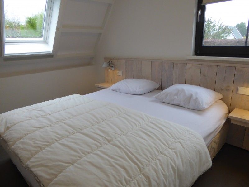Comfortabele tweepersoonsslaapkamer in Sandepark 29 vakantiehuis, Groote Keeten, Noordzeekust, Noord-Holland.