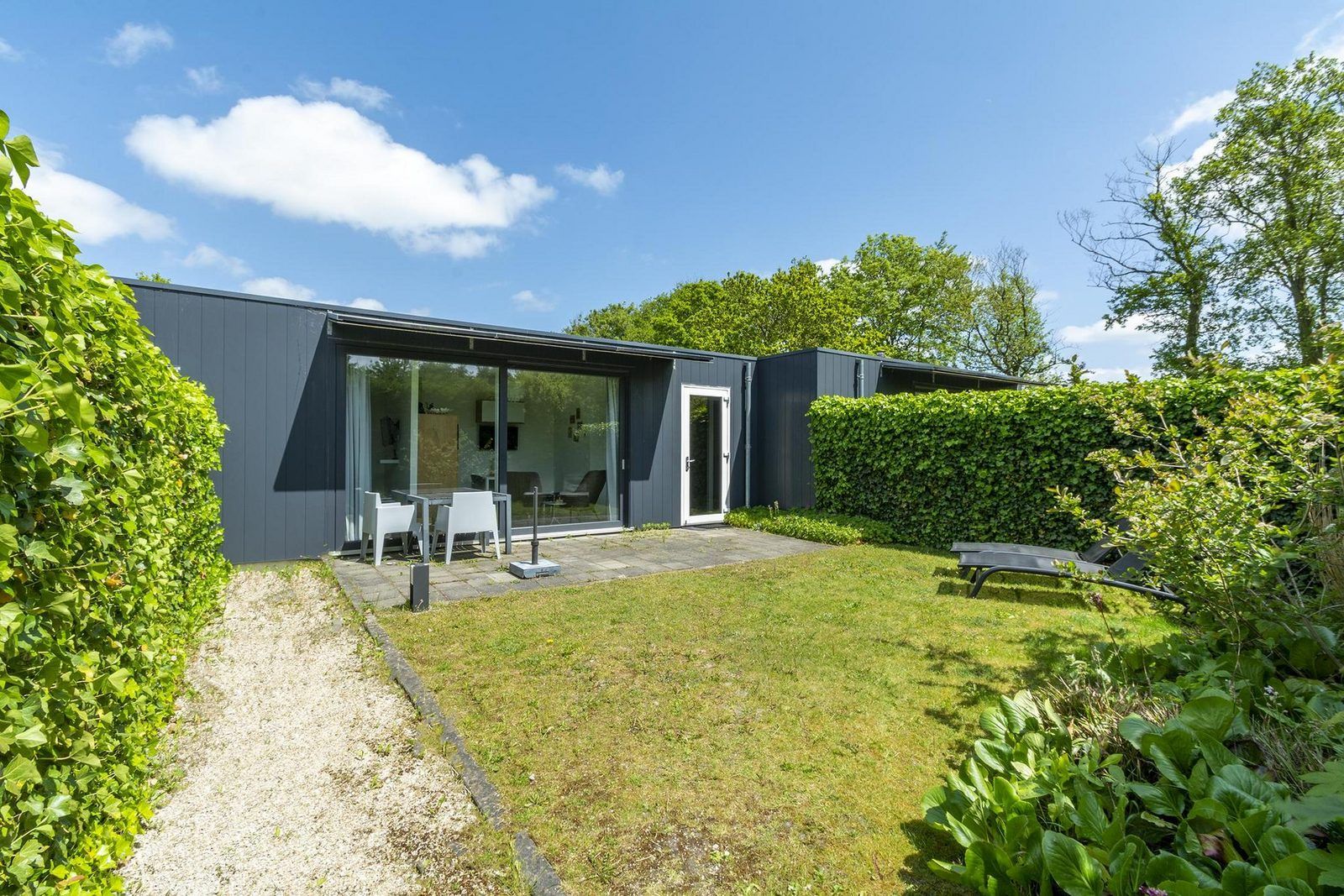 Guest house 453745 - Holiday property Noordzeekust - Strandhuis Uitwaayer