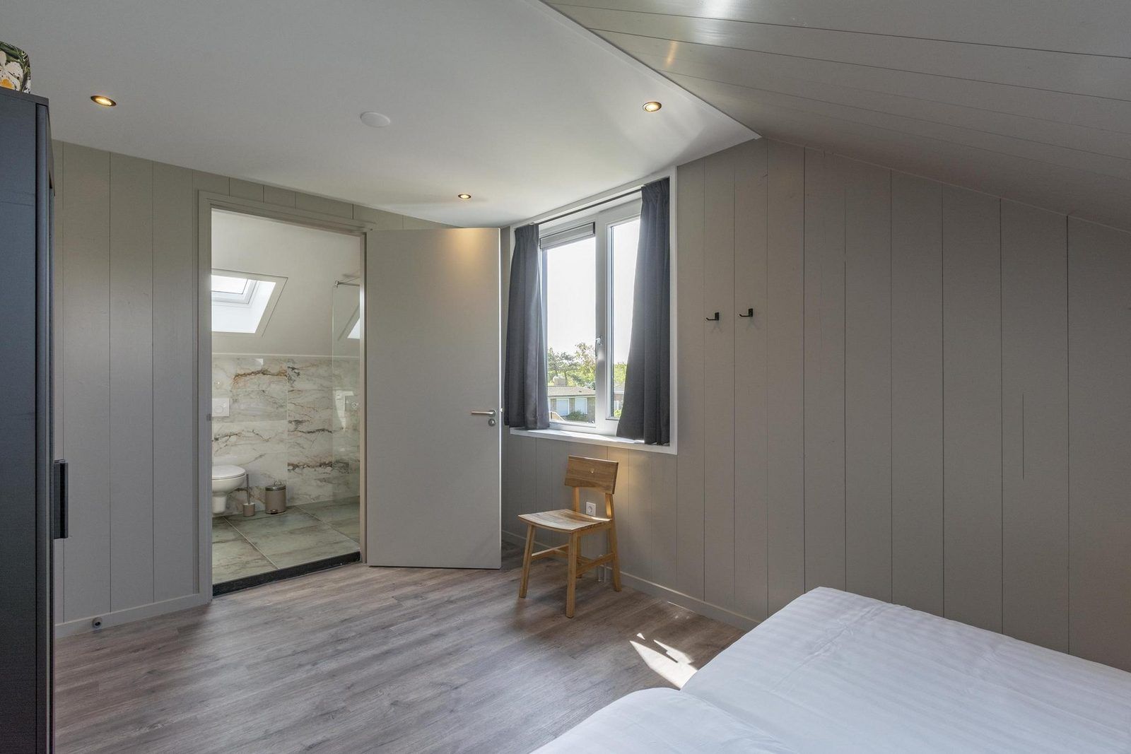 Verblijf 4540100 - Vakantiewoning Noordzeekust - Wellness Villa Lotje | Jacuzzi & Sauna | 6 Pers