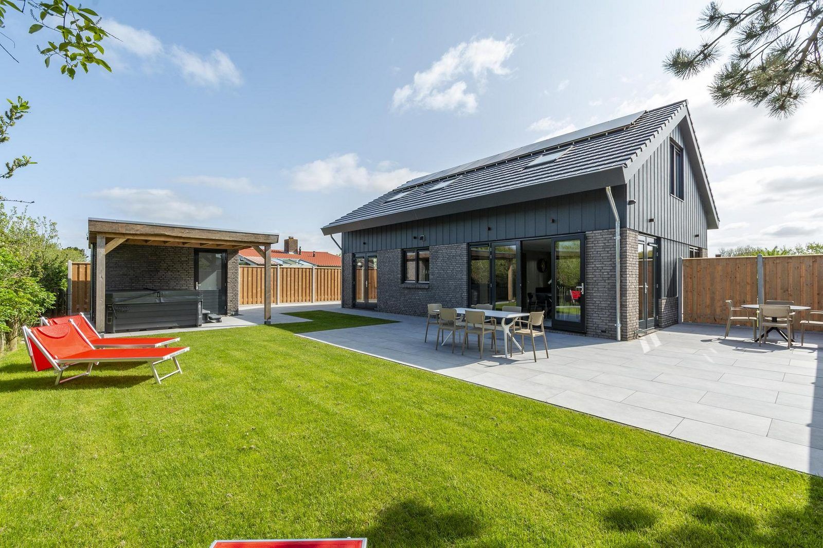 Verblijf 4540100 - Vakantiewoning Noordzeekust - Wellness Villa Lotje | Jacuzzi & Sauna | 6 Pers