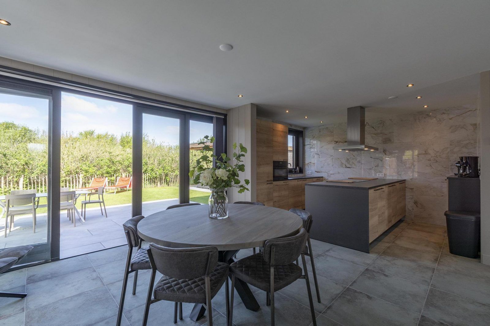 Verblijf 4540100 - Vakantiewoning Noordzeekust - Wellness Villa Lotje | Jacuzzi & Sauna | 6 Pers