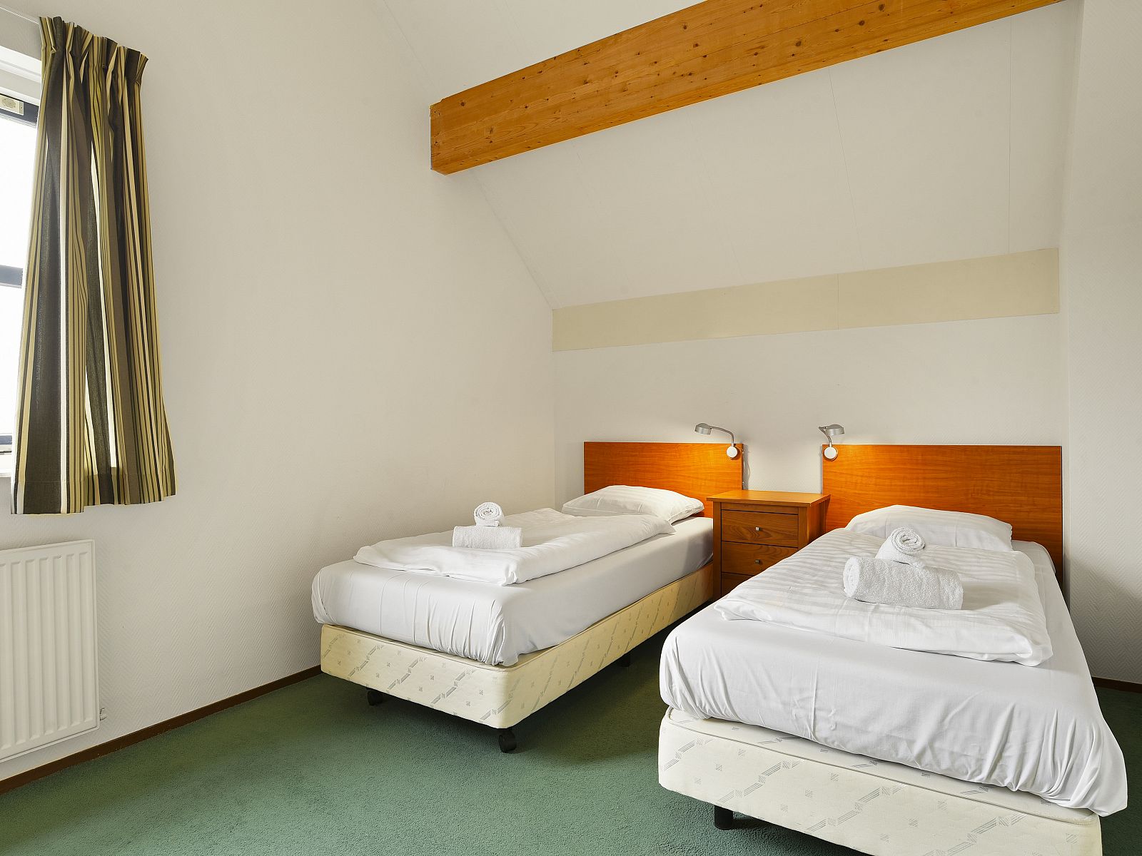 Guest house 454023 - Bungalow Noordzeekust - Beach Resort Ooghduyne | 6-persoons villa | 6D2