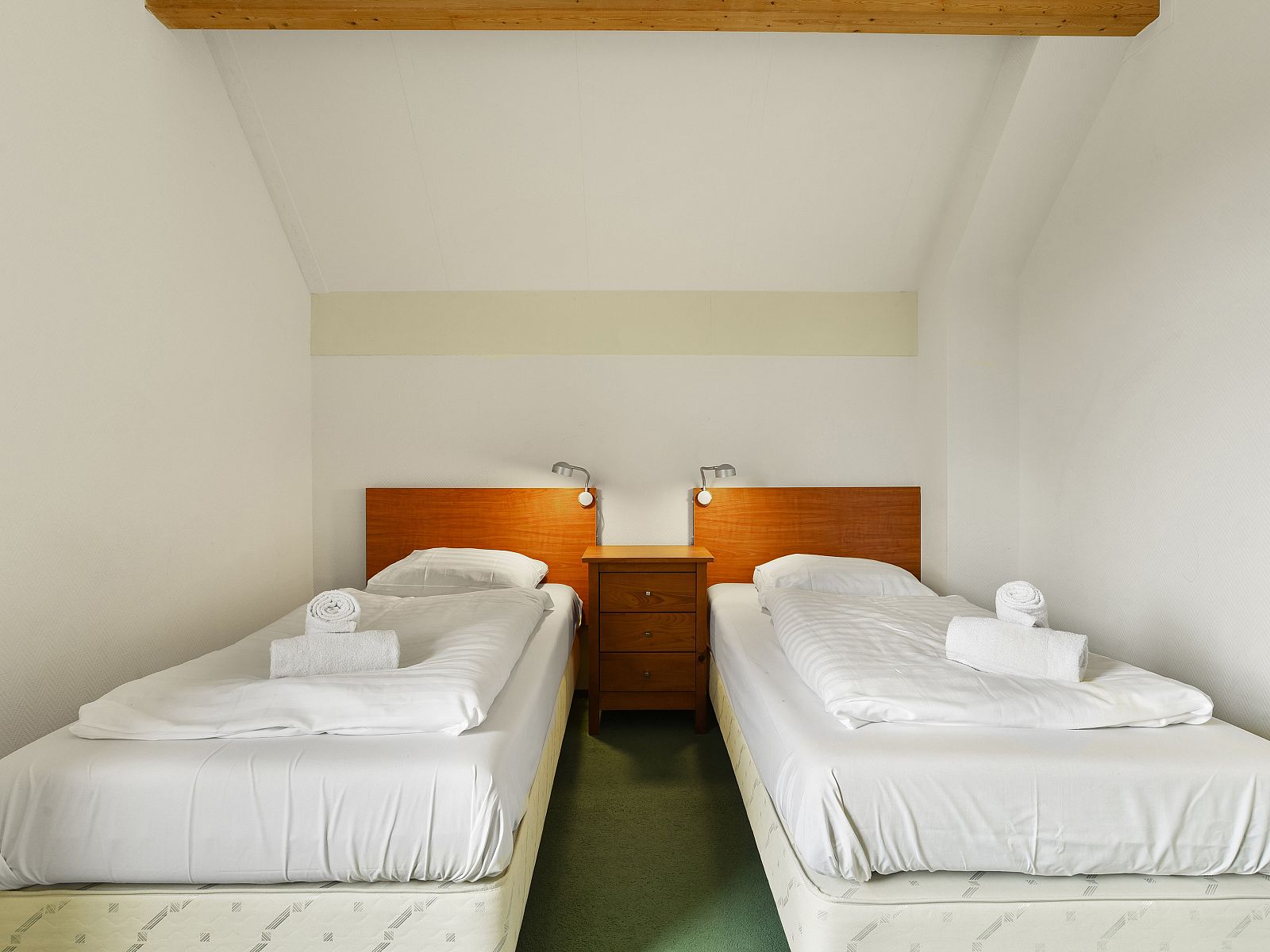 Guest house 454023 - Bungalow Noordzeekust - Beach Resort Ooghduyne | 6-persoons villa | 6D2