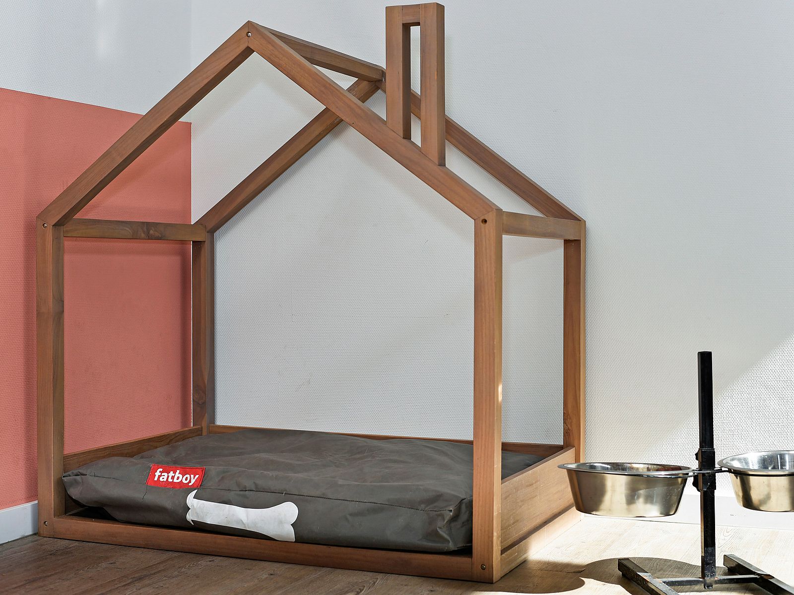 Stilvolle Hundeecke im Beach Resort Ooghduyne, 4-Personen-Hundevilla in Julianadorp aan Zee, Nordseekueste.