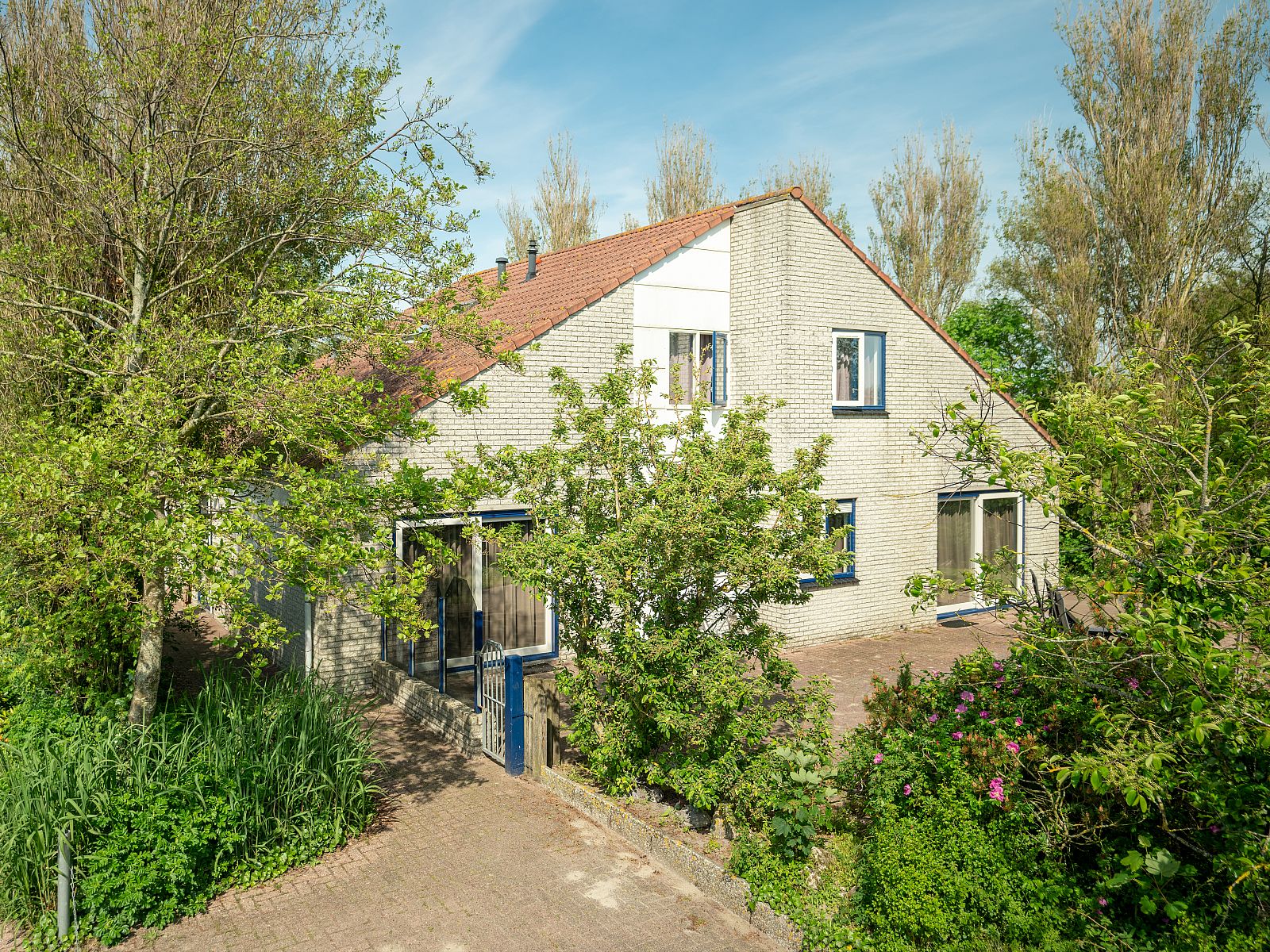 Guest house 454056 - Bungalow Noordzeekust - Beach Resort Ooghduyne | 10-persoons villa | 10FL