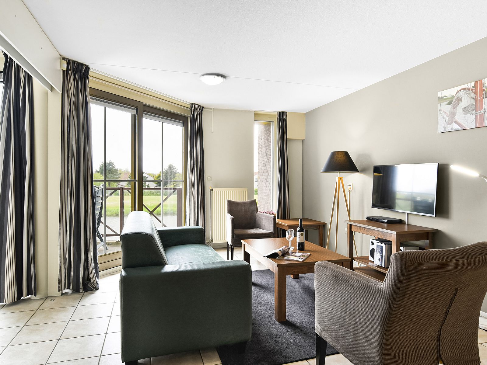 Guest house 454057 - Bungalow Noordzeekust - Beach Resort Ooghduyne | 4-persoons appartement | 4B1