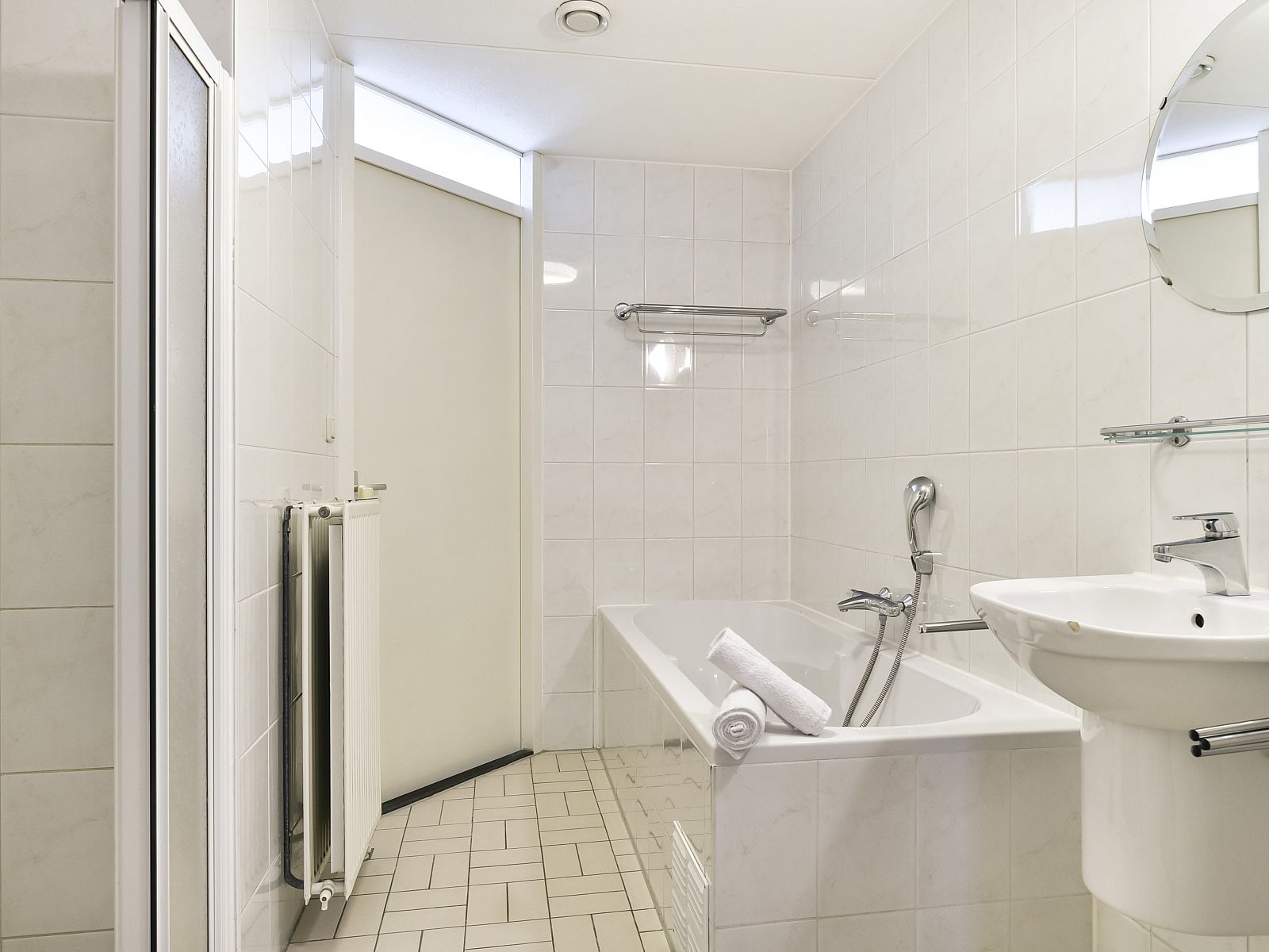 Guest house 454057 - Bungalow Noordzeekust - Beach Resort Ooghduyne | 4-persoons appartement | 4B1