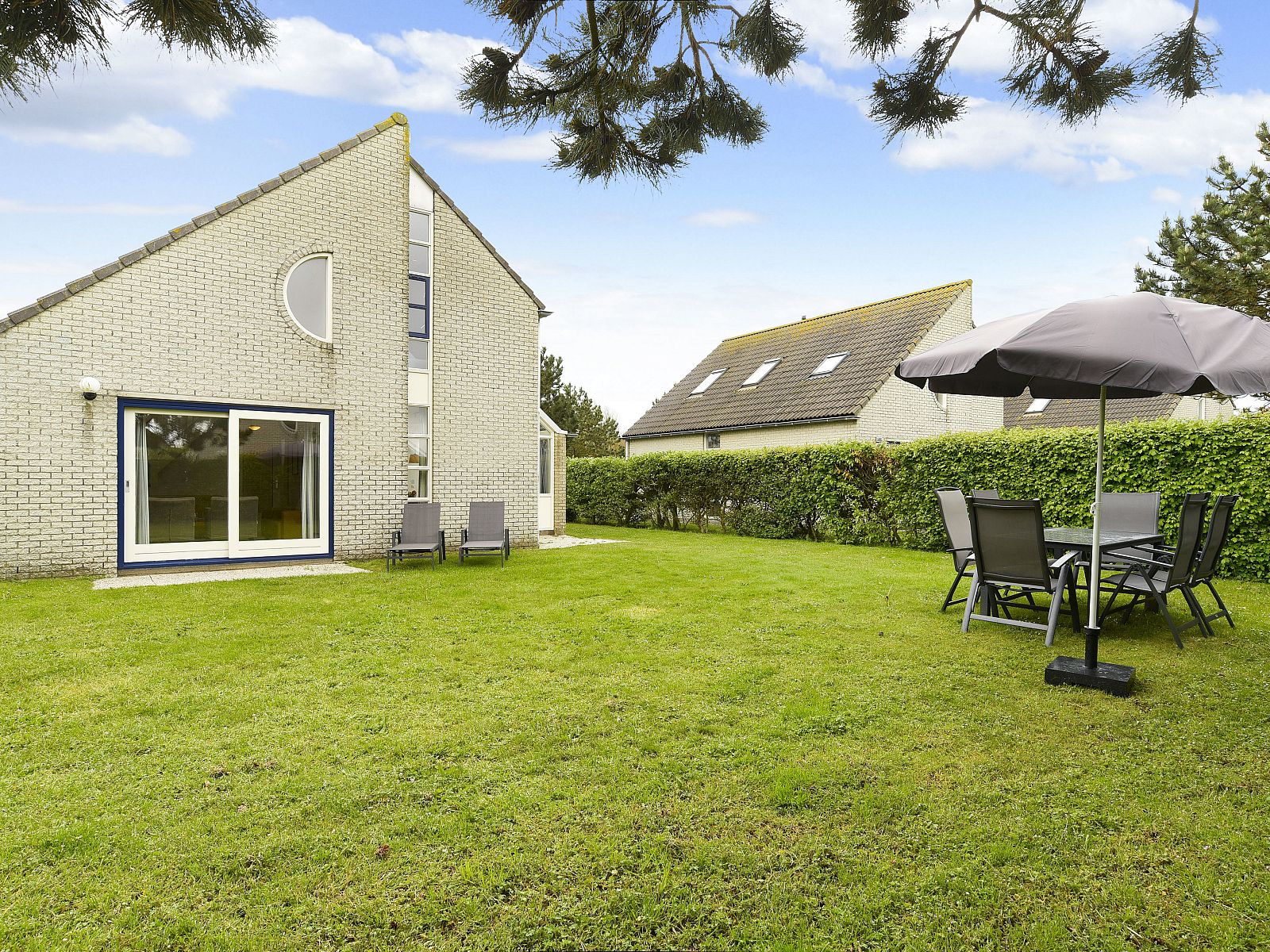 Verblijf 454077 - Bungalow Noordzeekust - Beach Resort Ooghduyne | 6-persoons villa | 6D2