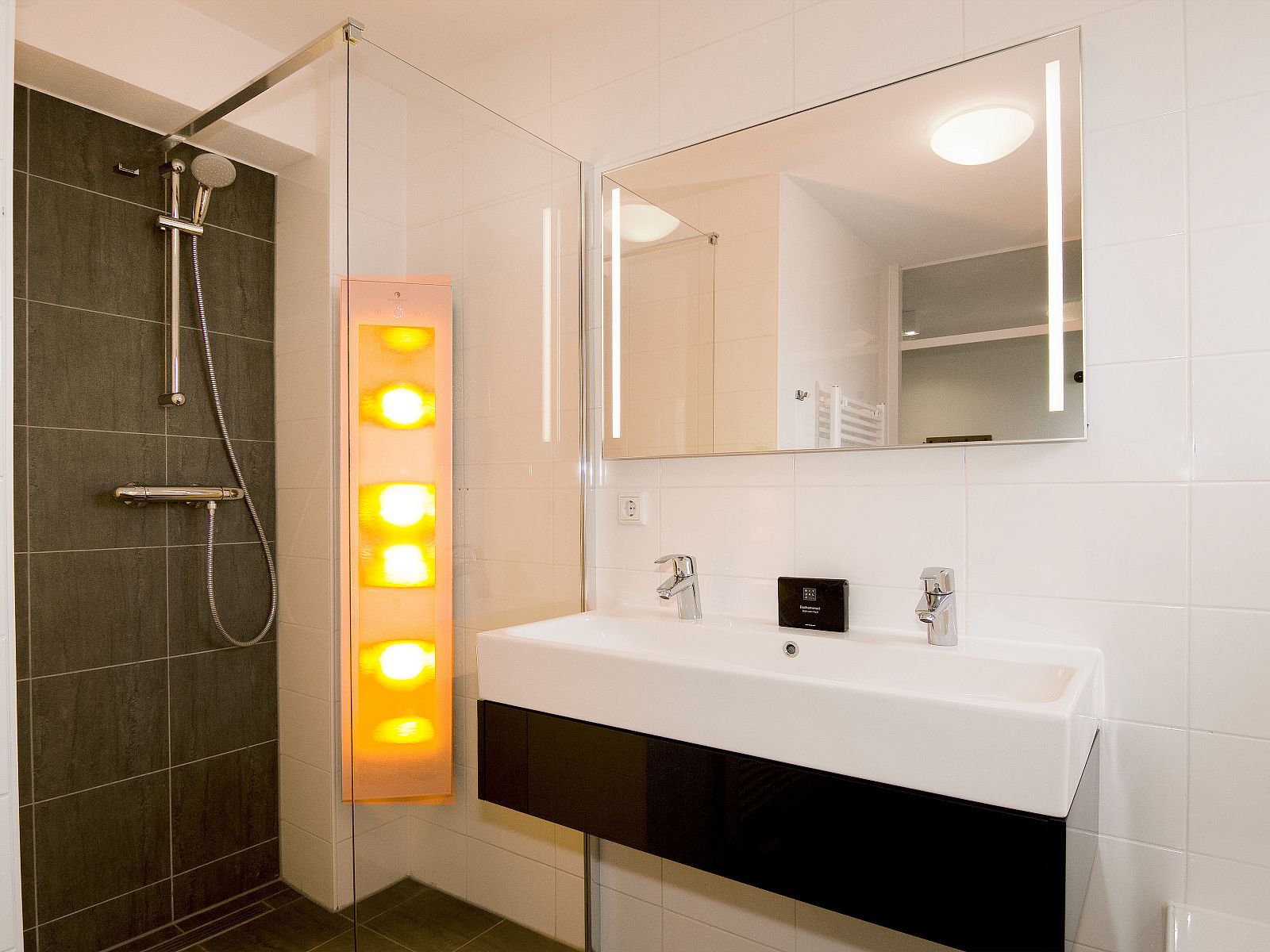 Unterkunft 454078 - Bungalow Noordzeekust - Beach Resort Ooghduyne | 8-persoons villa | 8L1